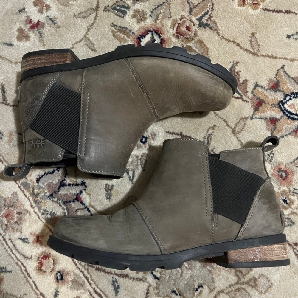 Sorel Emilie Chelsea Boots